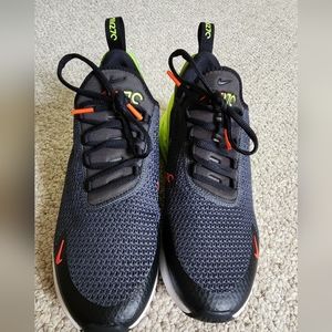 Men's Nike Air Max 270 SE size 9.5